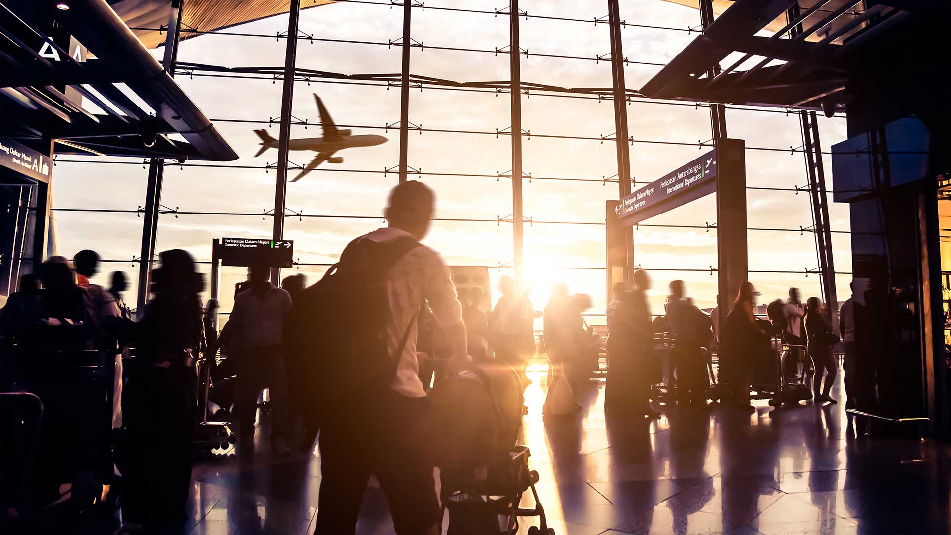 guy-walking-in-the-airport