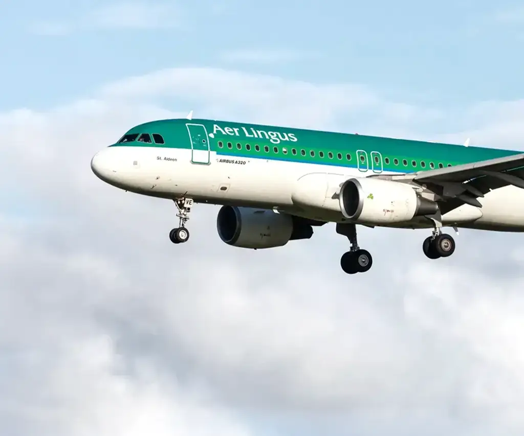 Aer Lingus plane flying