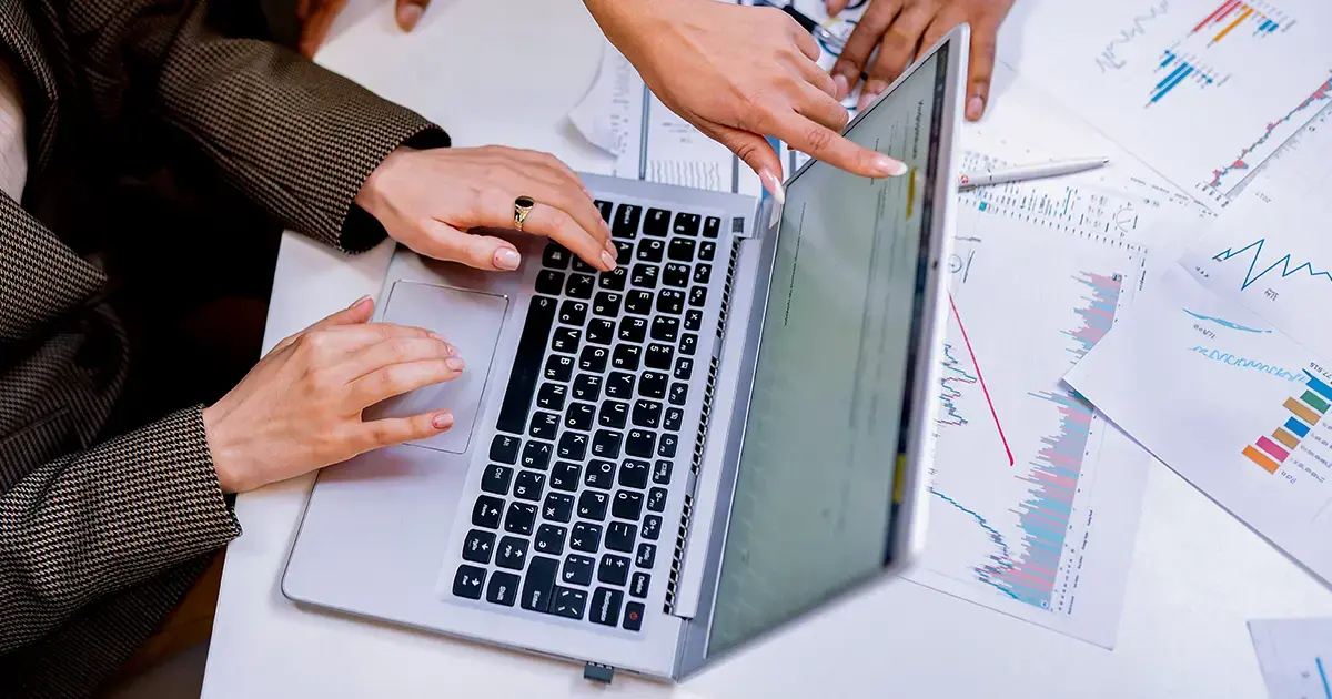 people-working-on-laptop-featured-image